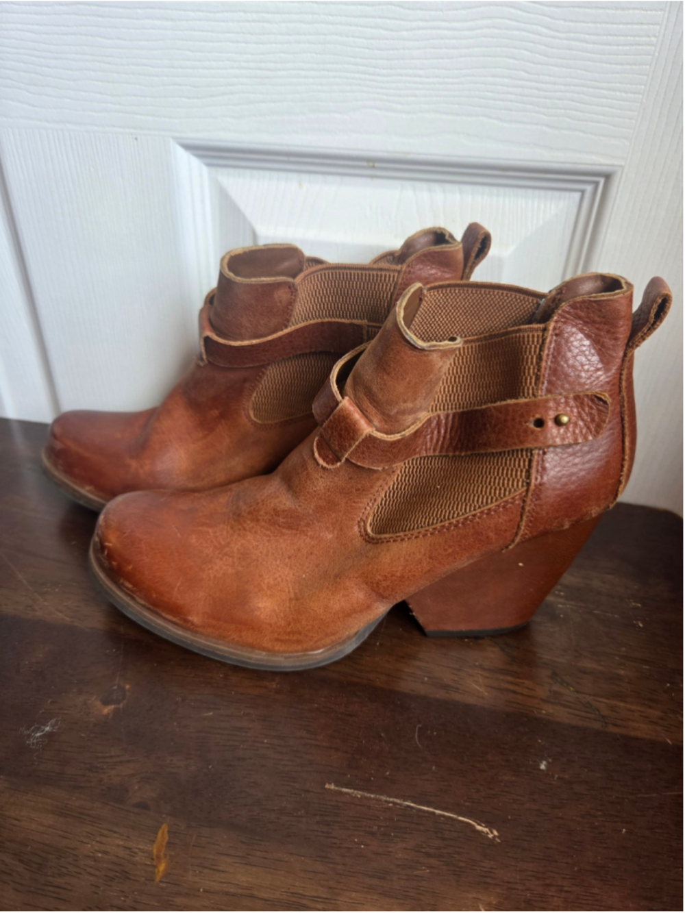 Women's Korks Brown Leather Ankle Booties
